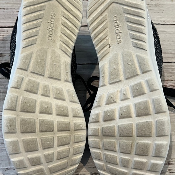 Women’s Memory Foam Adidas Size 6 - Picture 5 of 7